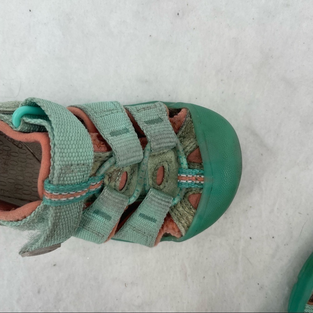 KEEN Girls Newport H2 Sandal Color: Cockatoo/Coral size: 6 - Picture 6 of 16